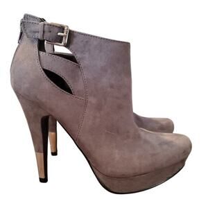 G By Guess Stiletto Boots Sz 8M Beige High Heel Suede Booties‎